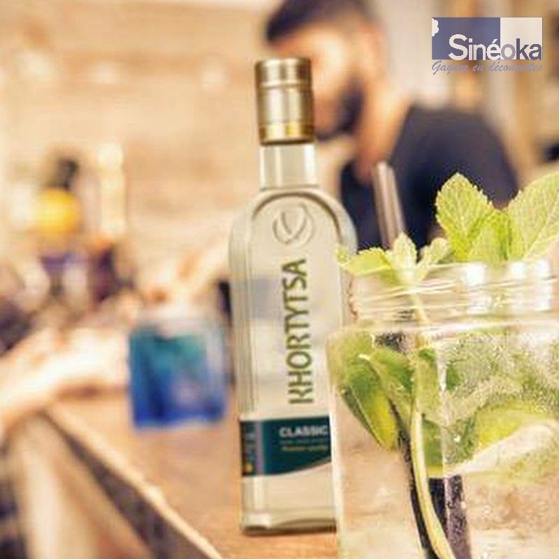 Vodka Khortytsa, ambiance bar, flouté