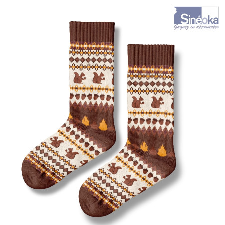 Chaussettes Polar Star Ekorn sur fond bois