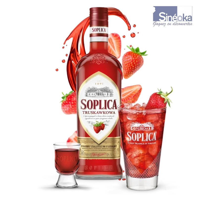 Soplica fraise avec 2 verres et éclat liquide