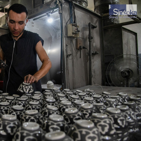 Atelier de Pachta Gul, stockage des bols.