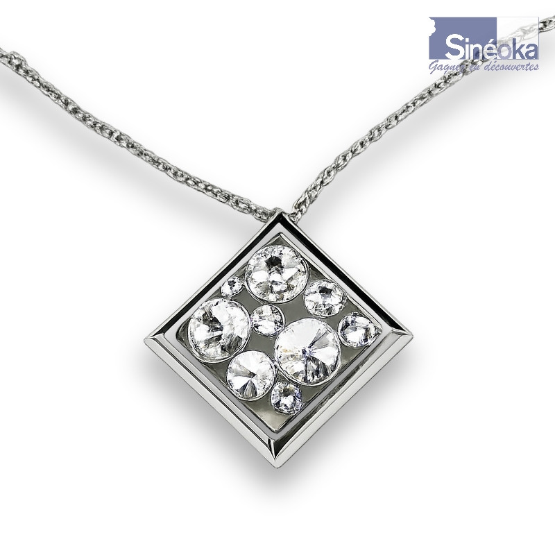 Pendentif géométrique Radka en cristaux Zwarovski.