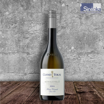 Bouteille de vin blanc sec de Hongrie, Takay Hàrslevelu de chez Grand