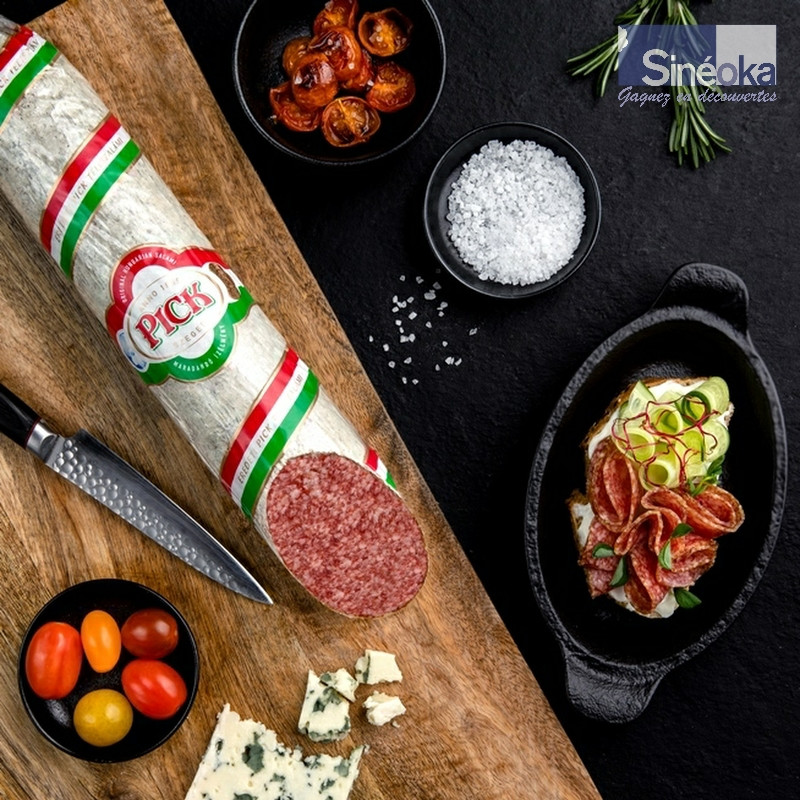 Planche avec du salami Pick et autres ingrédients