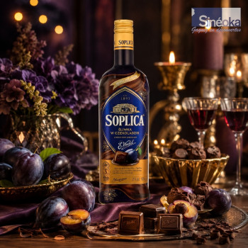 Liqueur Soplica Wedel Prune au Chocolat – spécialité polonaise - bouteille sur un buffet festif