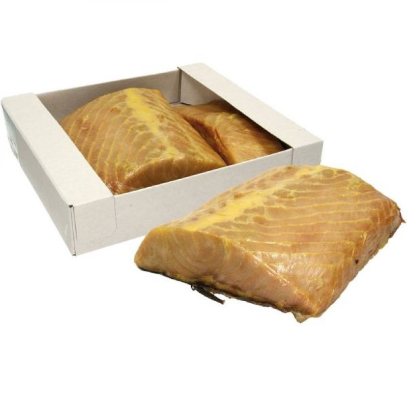 Découpes de filets d'esturgeon fumé à froid...